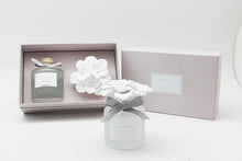 Load image into Gallery viewer, Marigold Ceramic Flower Diffuser Gift Set - Bluebell Rain