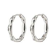Load image into Gallery viewer, Eddy Medium Hoops - Silver